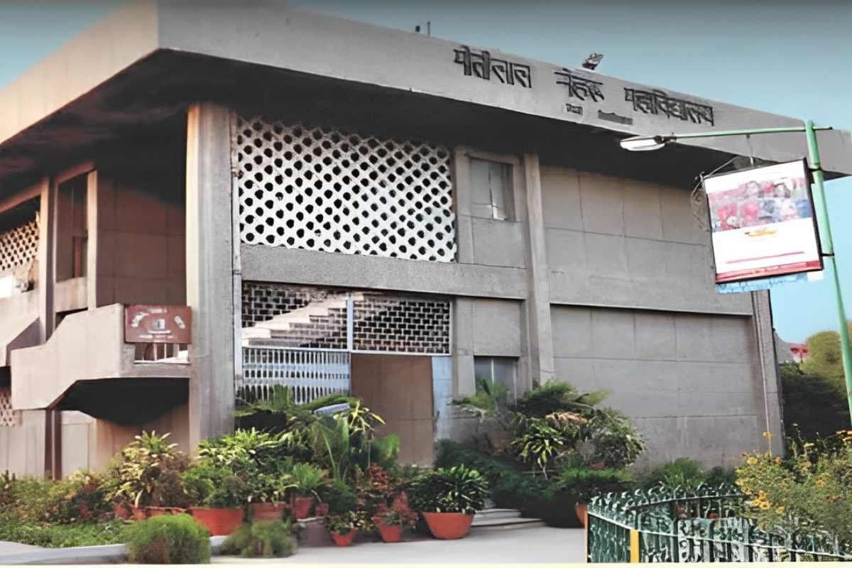 Motilal Nehru College campus